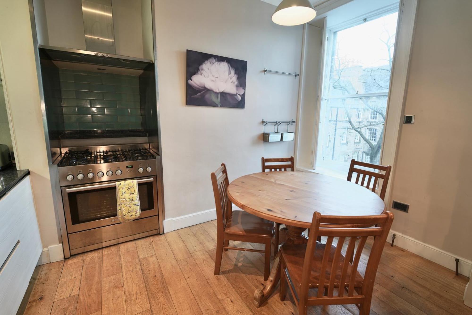 Spacious 2 Bed Apt Next To Royal Mile & Waverley Edimburgo Exterior foto