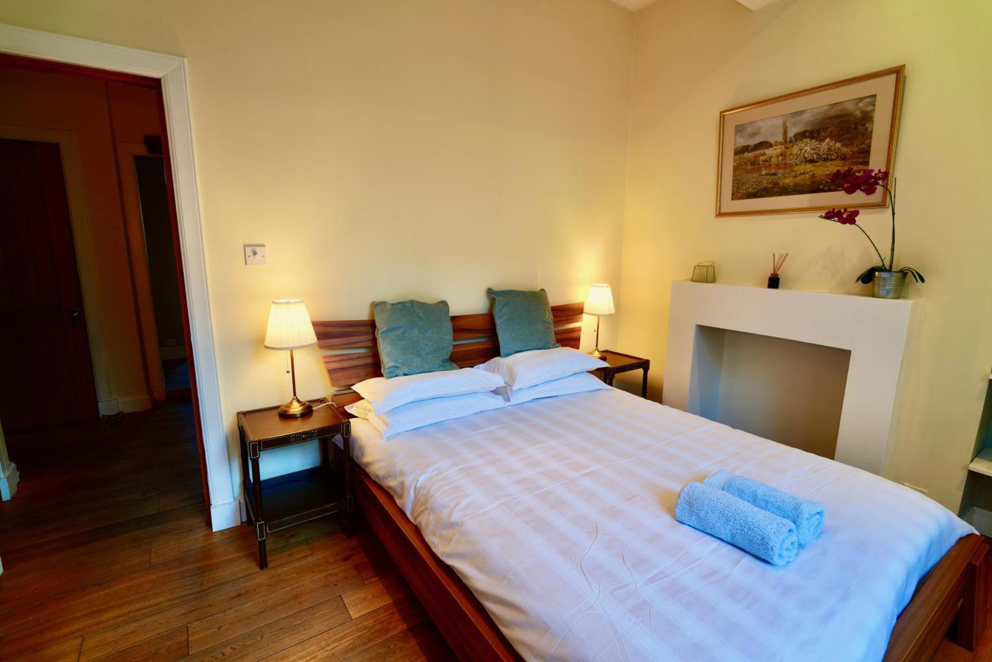 Spacious 2 Bed Apt Next To Royal Mile & Waverley Edimburgo Exterior foto